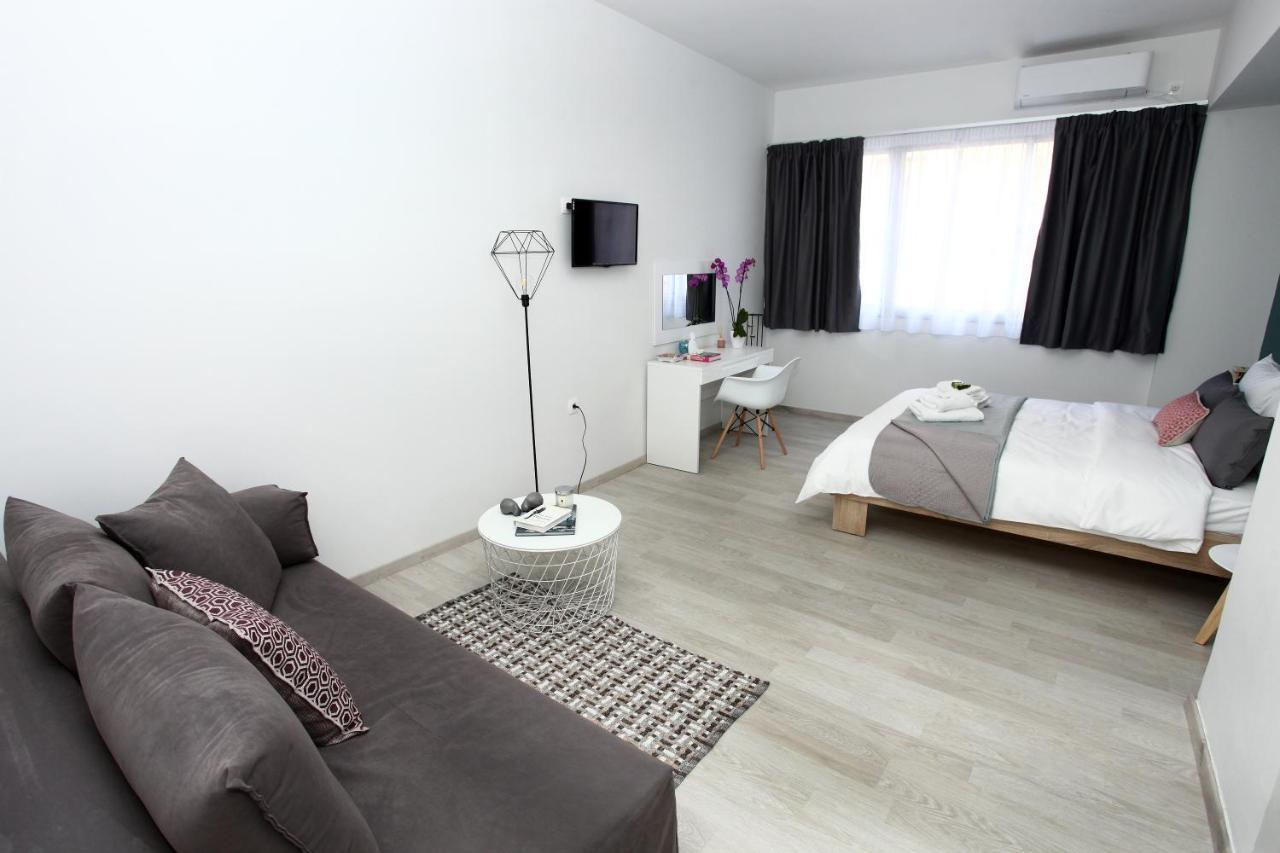 Old Town Hall Suites And Apartments Атина Екстериор снимка
