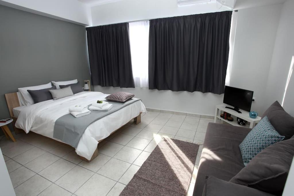 Old Town Hall Suites And Apartments Атина Екстериор снимка