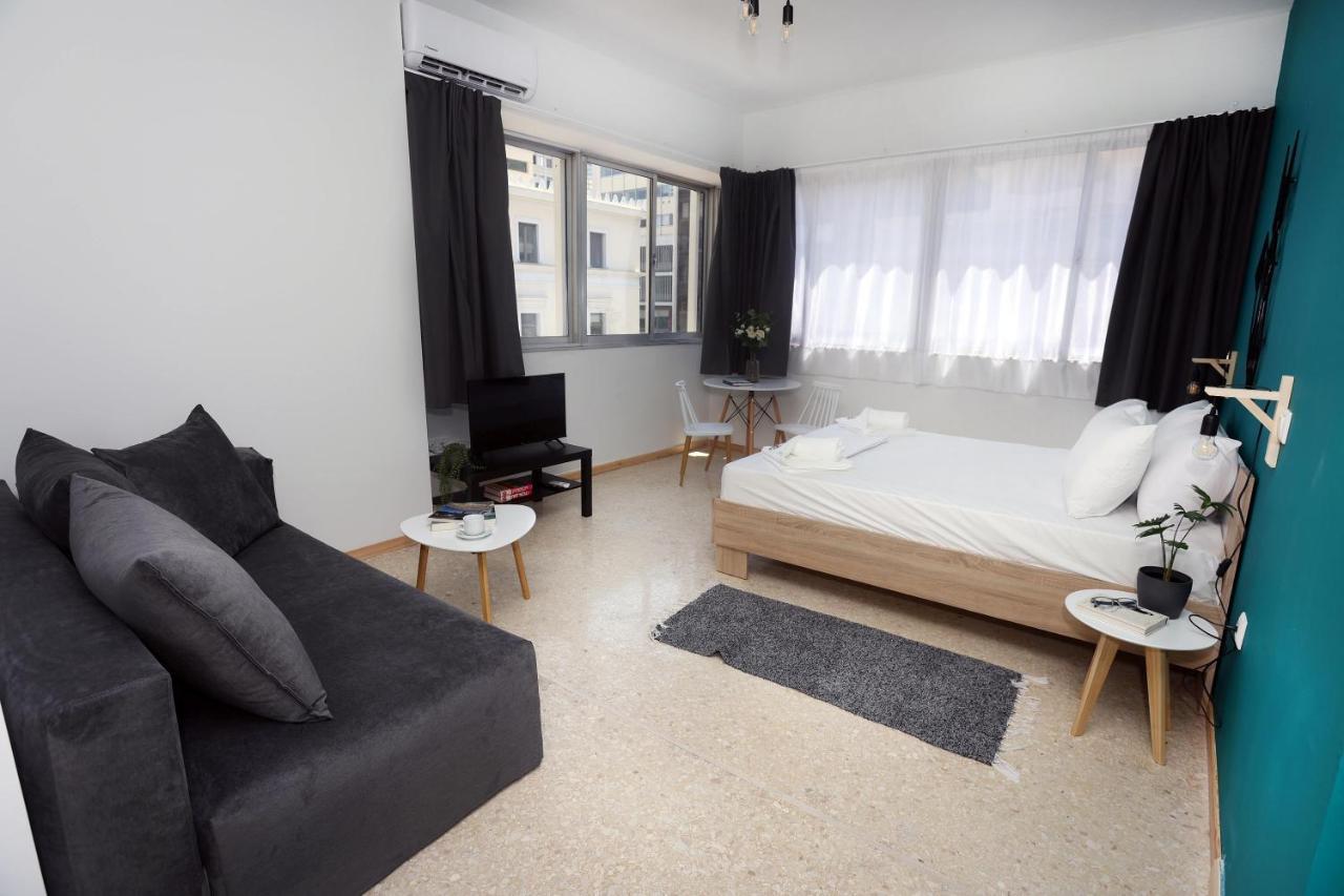 Old Town Hall Suites And Apartments Атина Екстериор снимка